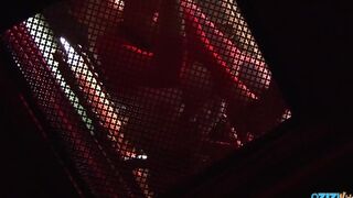 Csintalan világos szőke zsenge megdugja a papot pippantás után